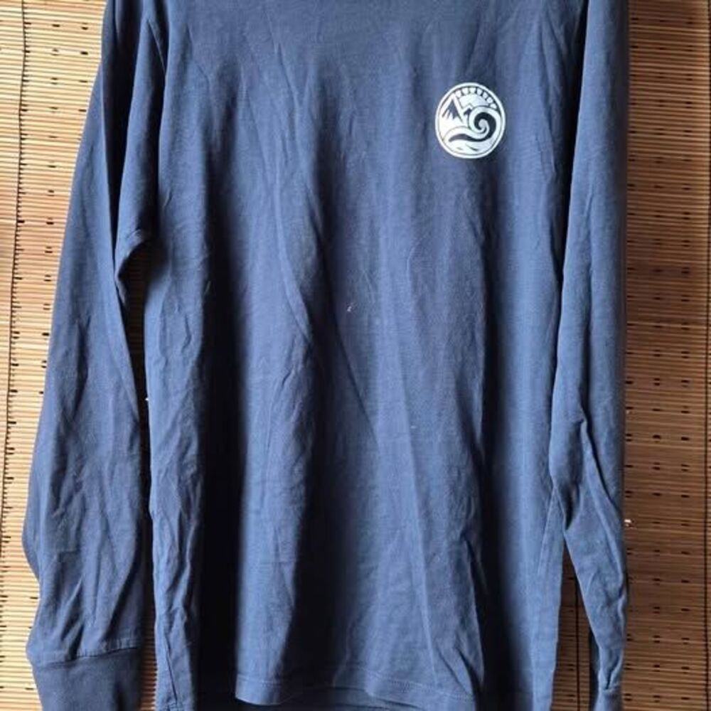 Happy Earth Wave Graphic Long Sleeve T-Shirt Men's Large Organic Cotton Blue Tee